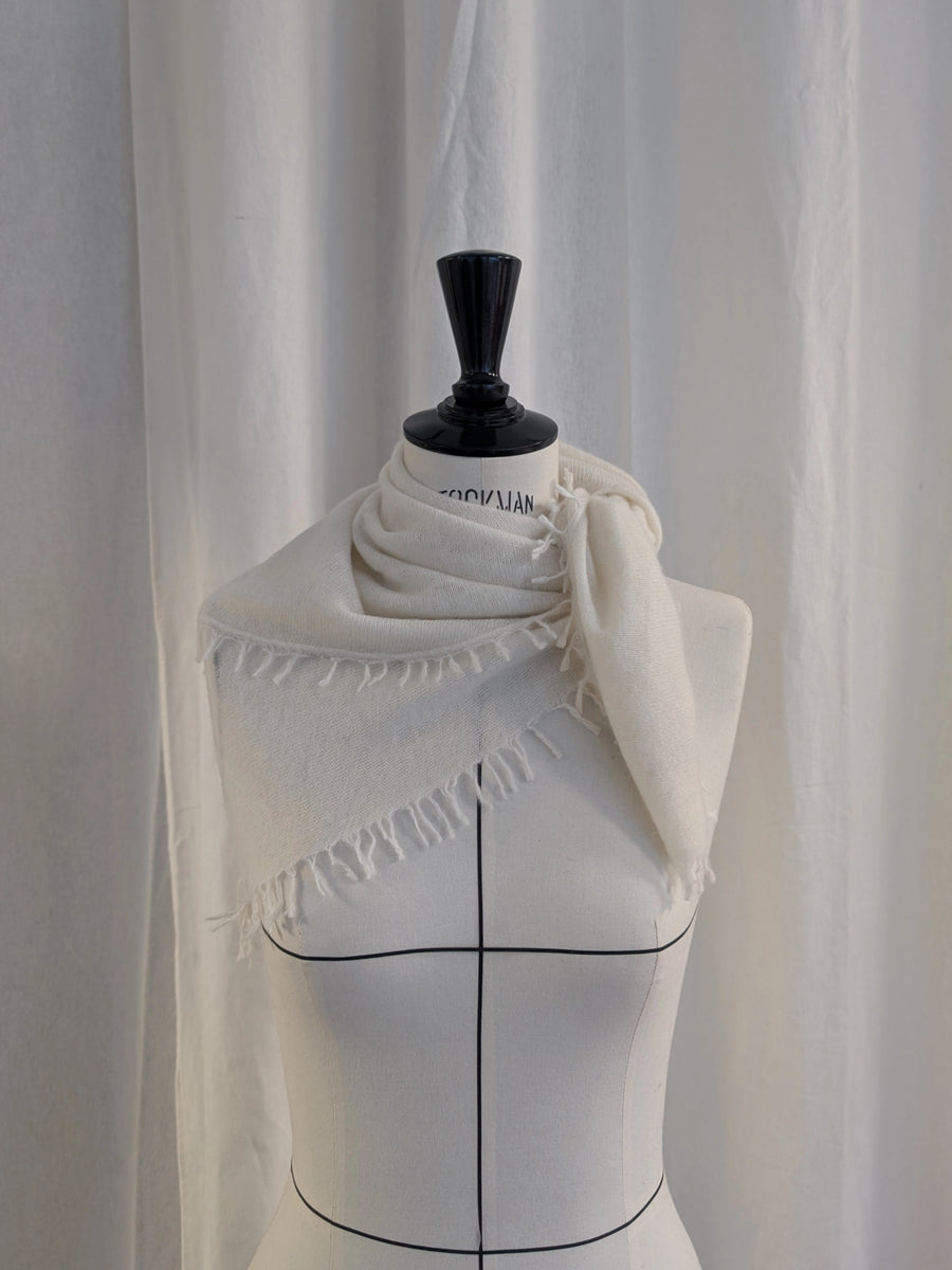 Square cashmere foulard with fringes – bobbin & tricot - Paris