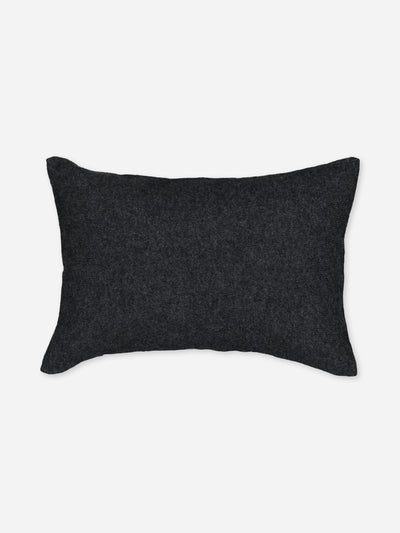 Mini coussin en cachemire régénéré en anthracite intemporel à personnaliser