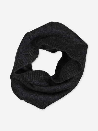Charcoal snood made in regenerated cashmere