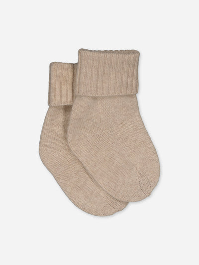 Baby socks in beige knitted in regenerated cashmere