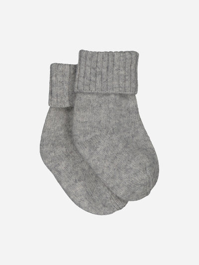 Chaussettes bébé gris tricotées en cachemire régénéré