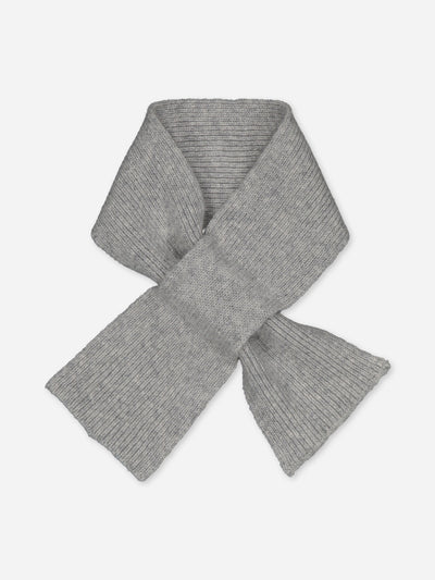 Grey baby scarf knitted in regenerated cashmere to personalize